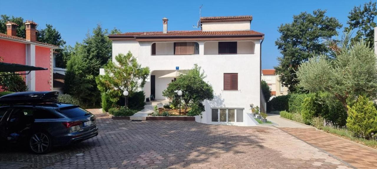 Apartmani Cerova Poreč Exteriör bild