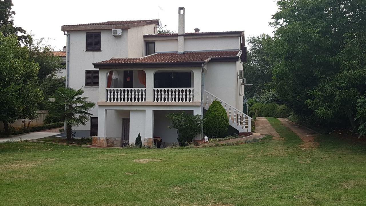 Apartmani Cerova Poreč Exteriör bild