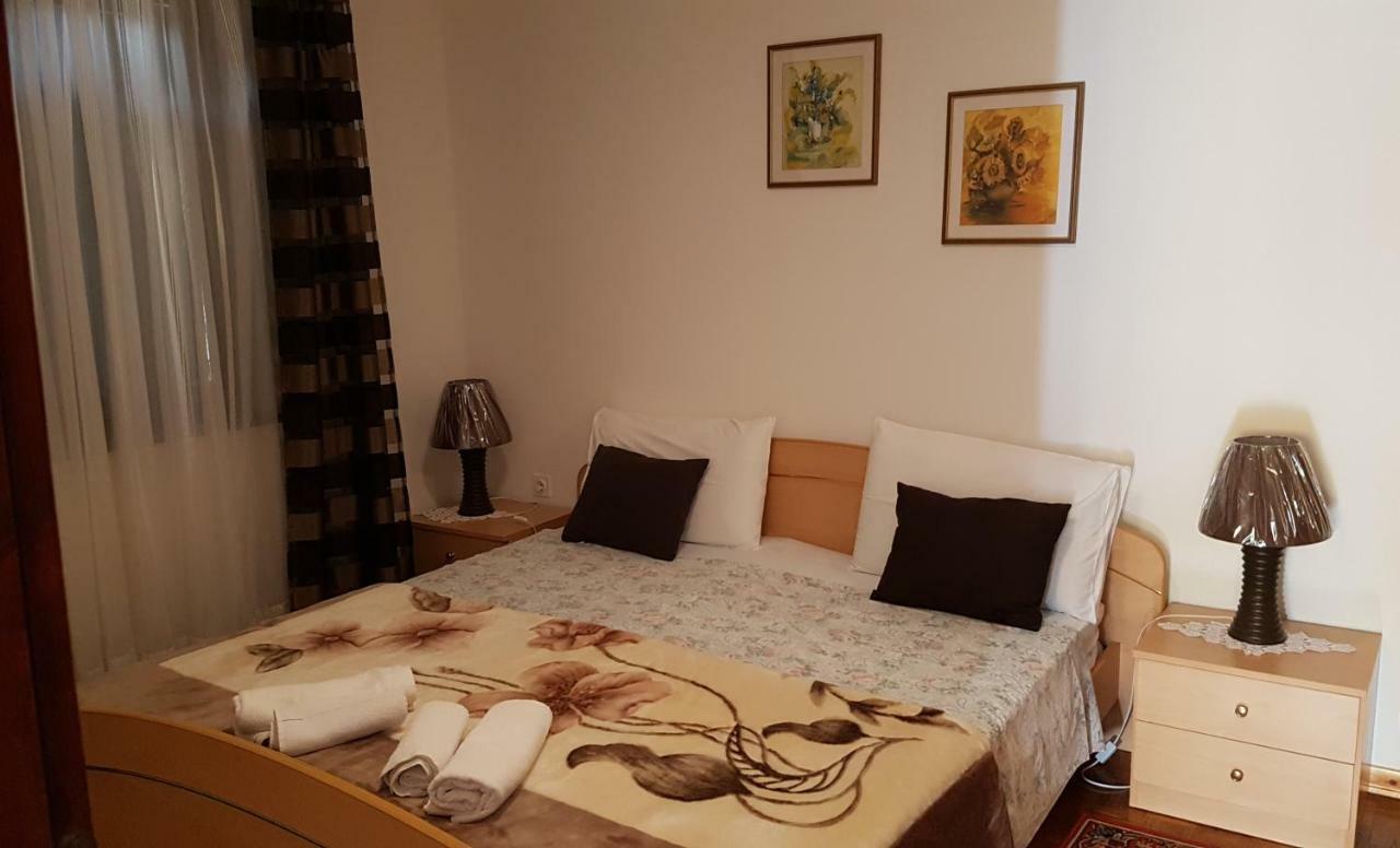 Apartmani Cerova Poreč Exteriör bild